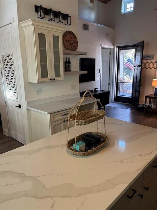 For Rent: $6,500 (2 beds, 2 baths, 1064 Square Feet)