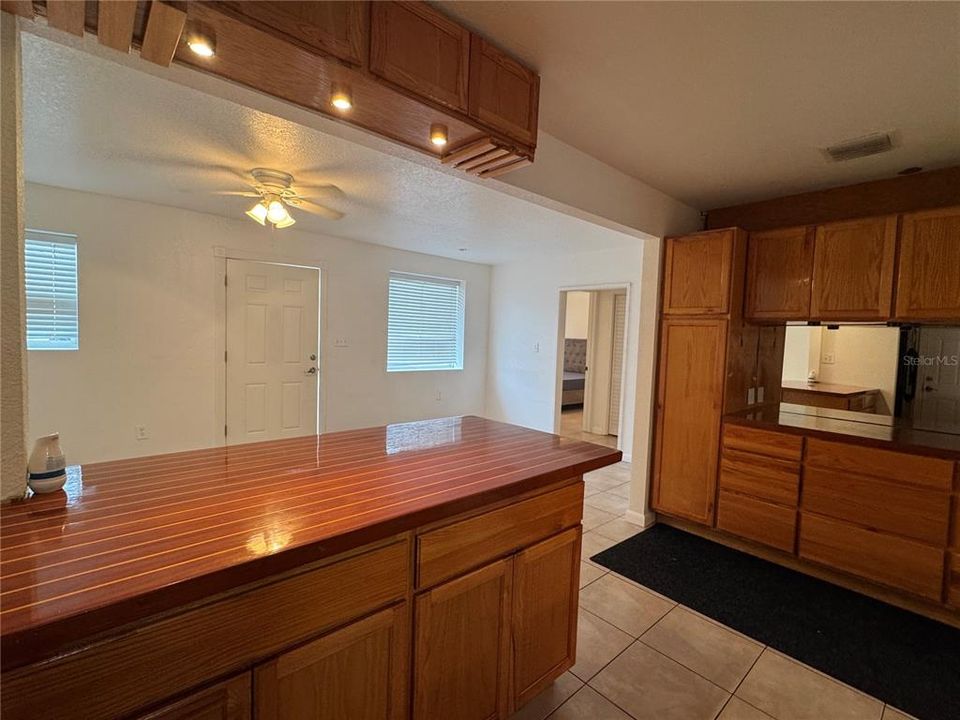 В аренду: $2,300 (3 спален, 2 ванн, 1032 Квадратных фут)