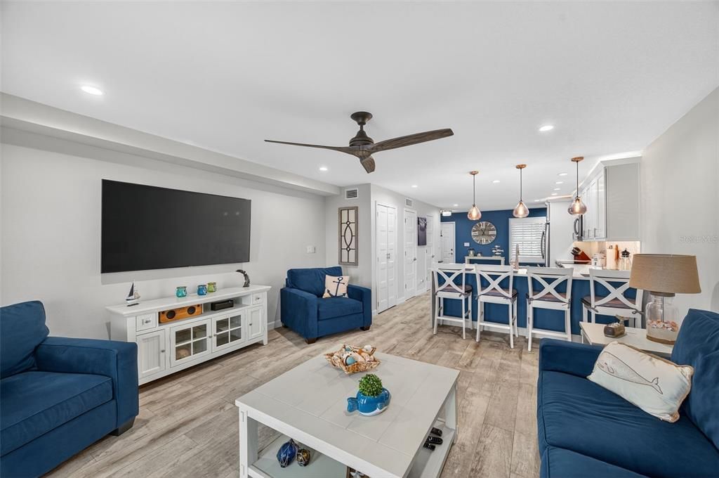 На продажу: $459,999 (1 спален, 1 ванн, 933 Квадратных фут)