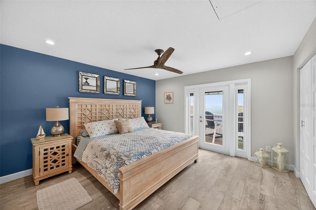 На продажу: $459,999 (1 спален, 1 ванн, 933 Квадратных фут)