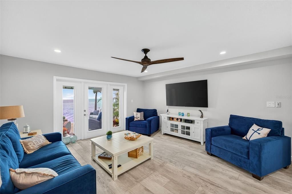 На продажу: $459,999 (1 спален, 1 ванн, 933 Квадратных фут)