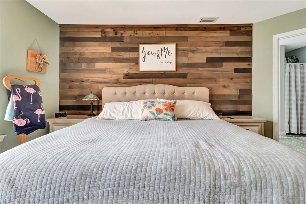 For Sale: $679,999 (4 beds, 2 baths, 2472 Square Feet)