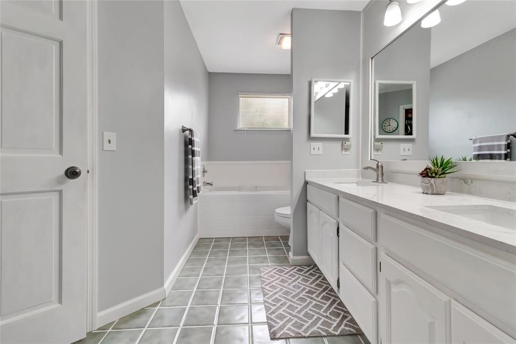 For Sale: $679,999 (4 beds, 2 baths, 2472 Square Feet)