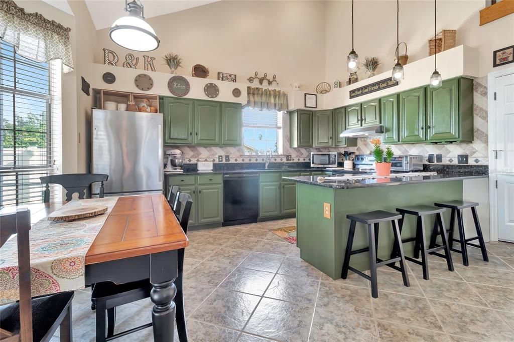 For Sale: $679,999 (4 beds, 2 baths, 2472 Square Feet)