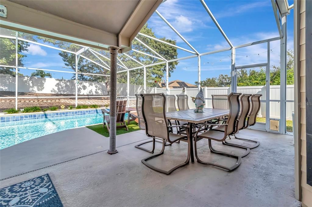 For Sale: $679,999 (4 beds, 2 baths, 2472 Square Feet)