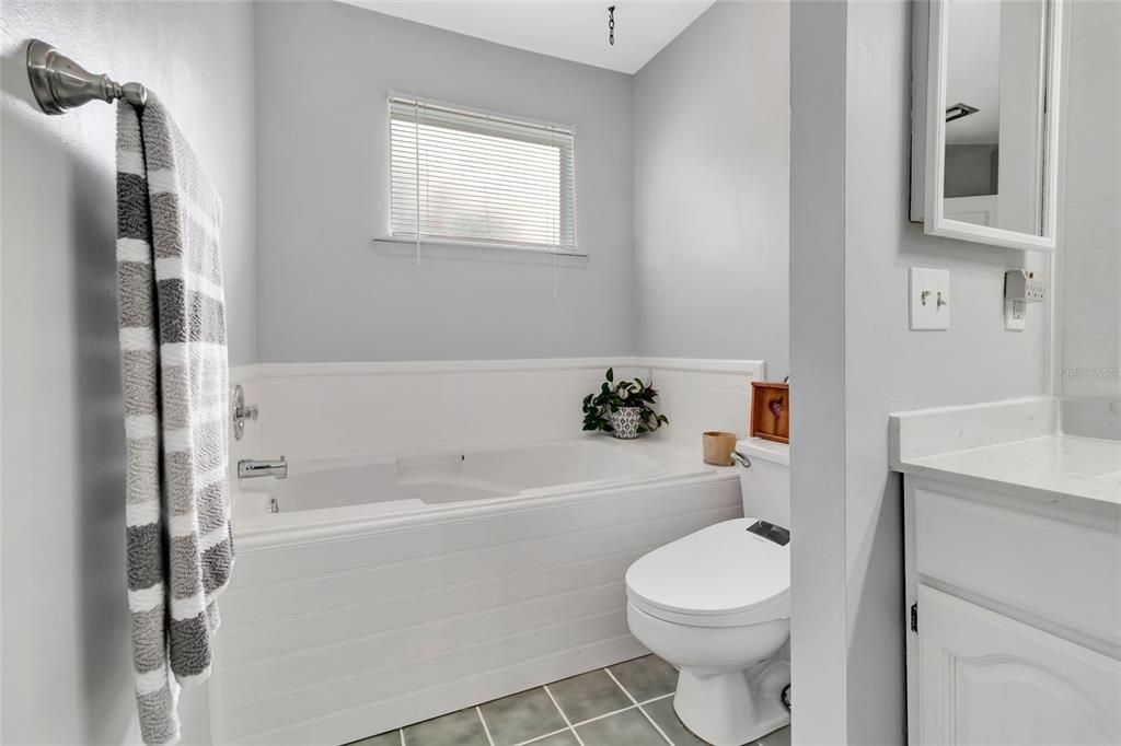 For Sale: $679,999 (4 beds, 2 baths, 2472 Square Feet)