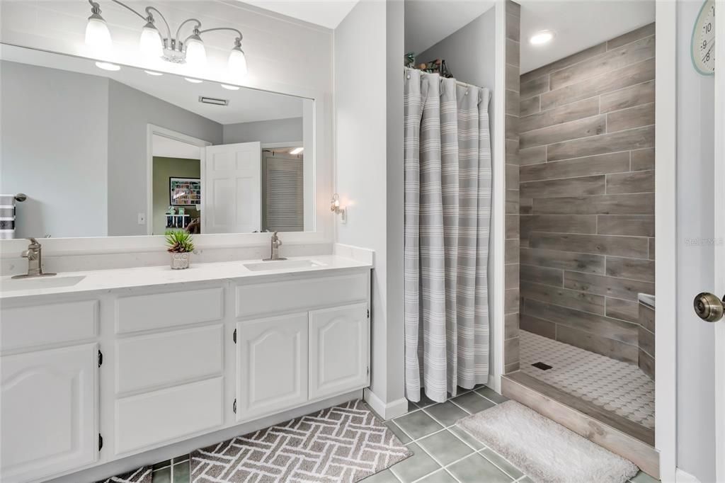 For Sale: $679,999 (4 beds, 2 baths, 2472 Square Feet)