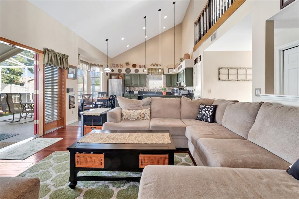 For Sale: $679,999 (4 beds, 2 baths, 2472 Square Feet)