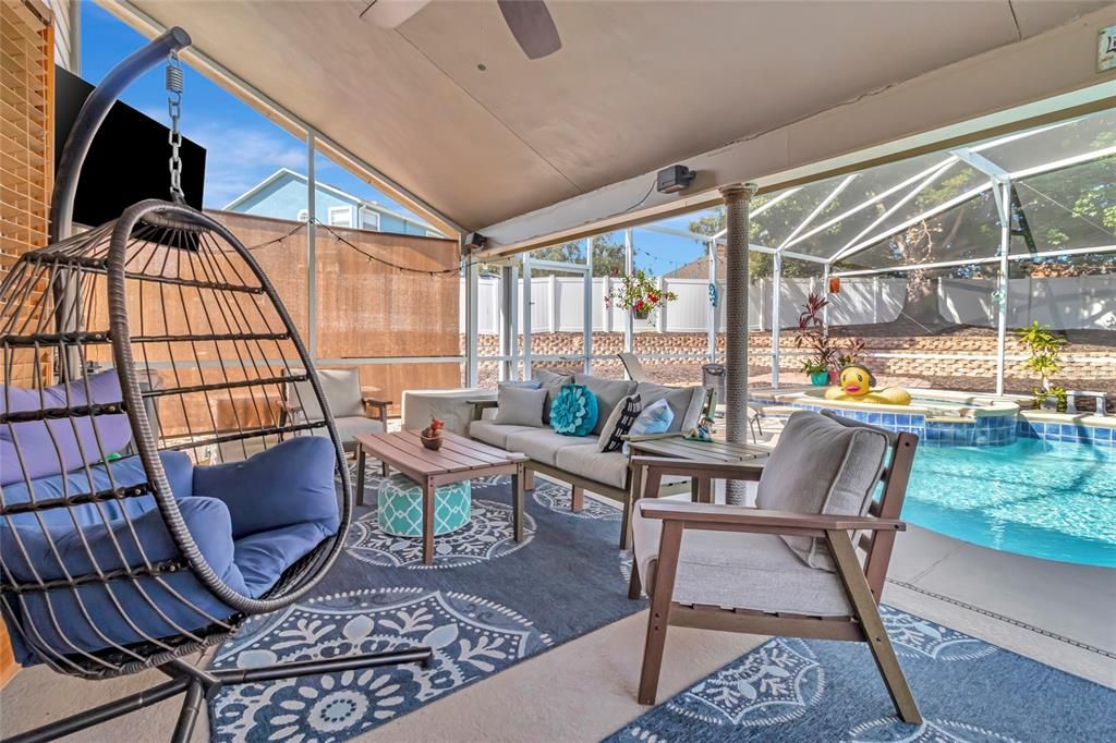 For Sale: $679,999 (4 beds, 2 baths, 2472 Square Feet)