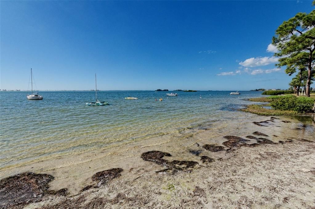 For Sale: $385,000 (3 beds, 2 baths, 1558 Square Feet)