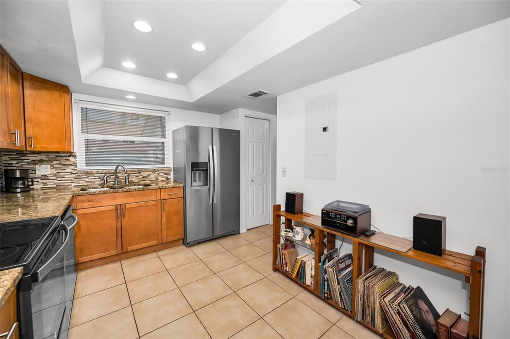 For Sale: $385,000 (3 beds, 2 baths, 1558 Square Feet)