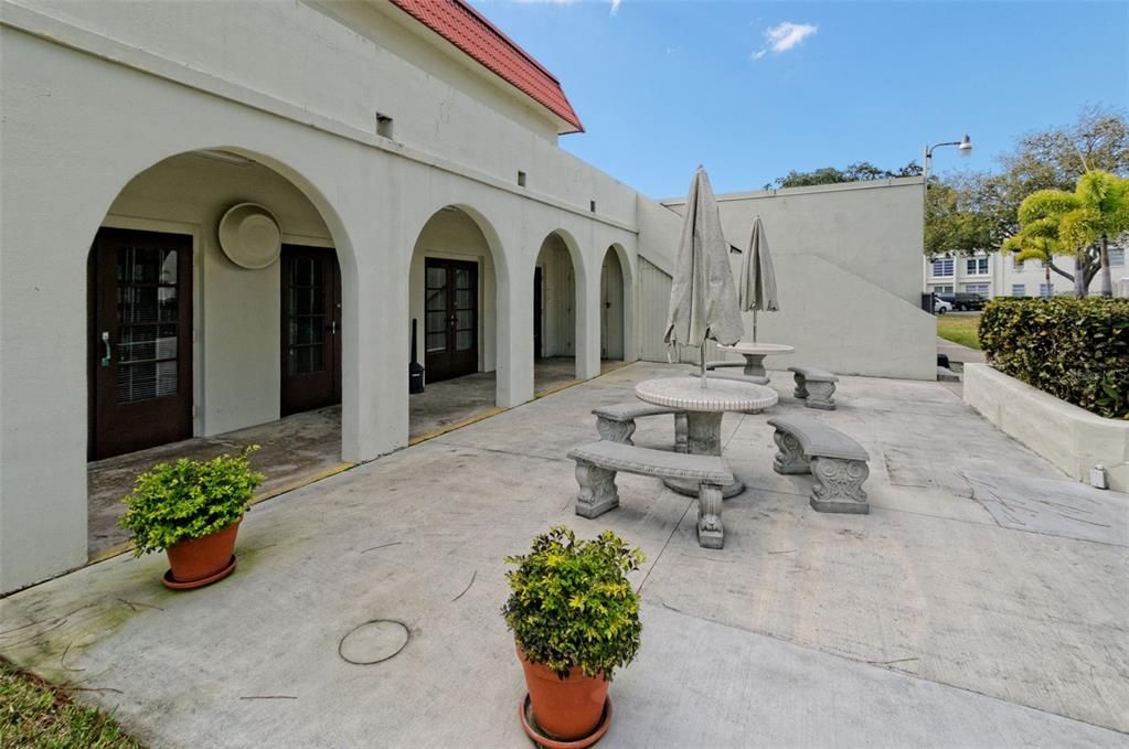 For Sale: $385,000 (3 beds, 2 baths, 1558 Square Feet)