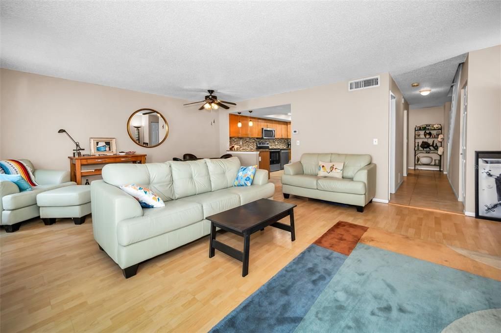 For Sale: $385,000 (3 beds, 2 baths, 1558 Square Feet)