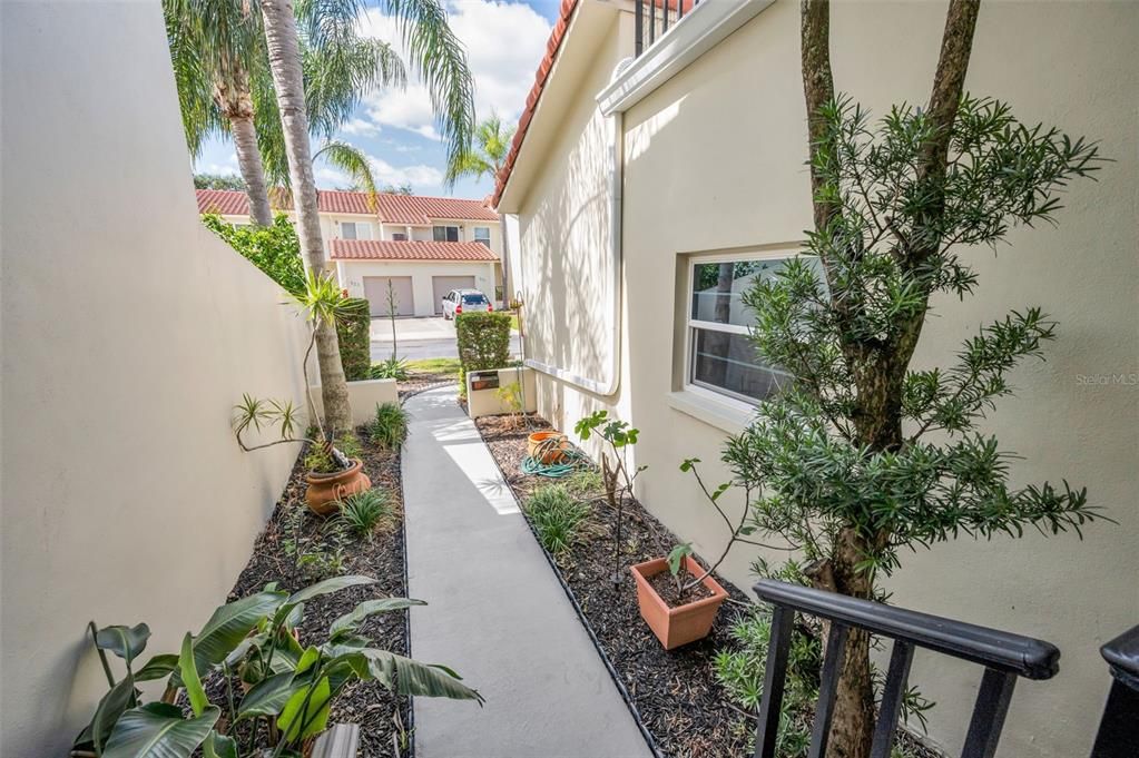 For Sale: $385,000 (3 beds, 2 baths, 1558 Square Feet)