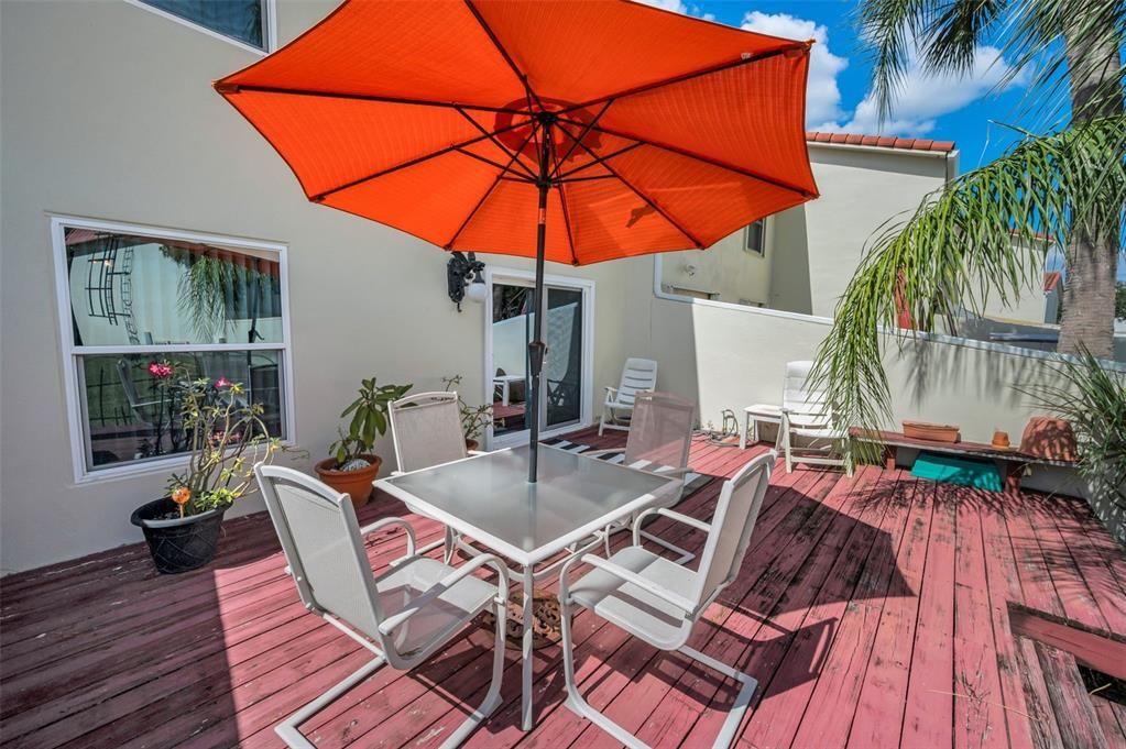 For Sale: $385,000 (3 beds, 2 baths, 1558 Square Feet)