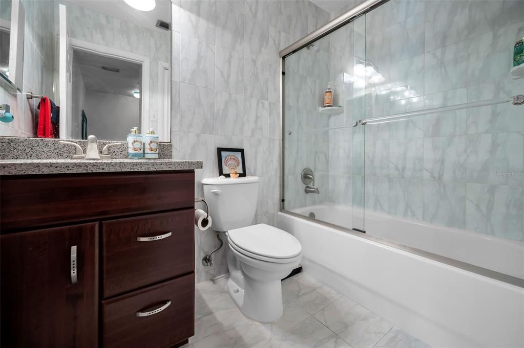 For Sale: $385,000 (3 beds, 2 baths, 1558 Square Feet)