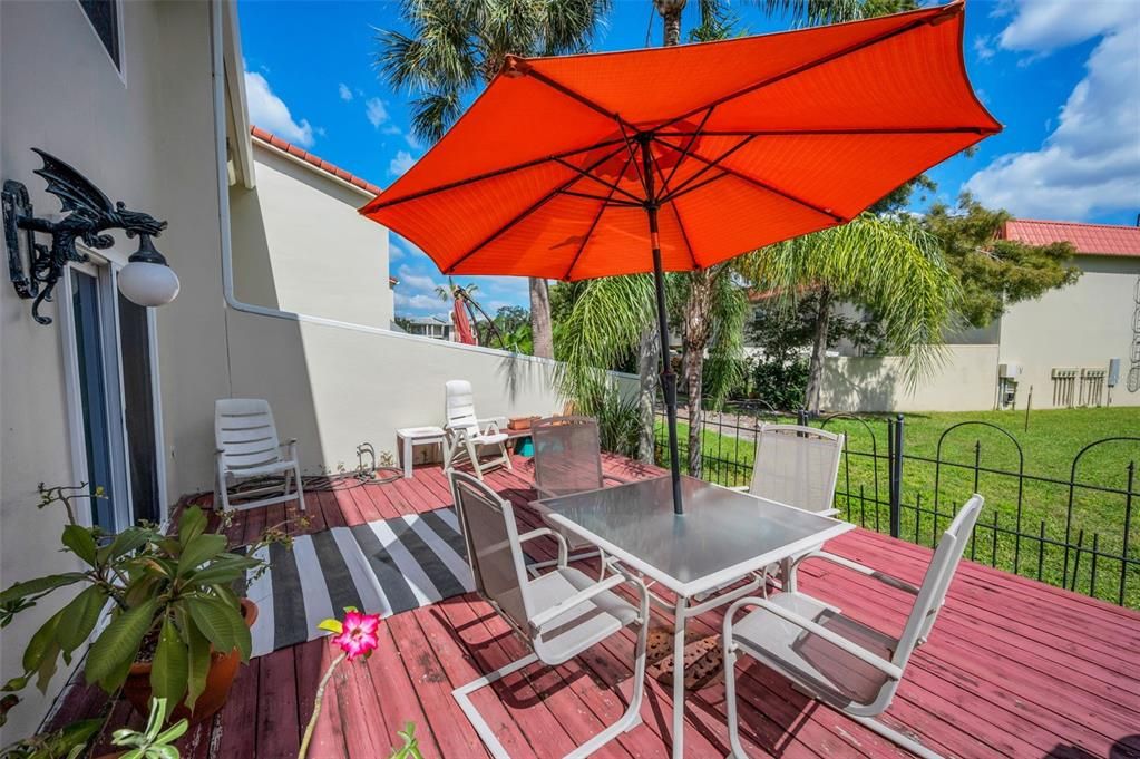 For Sale: $385,000 (3 beds, 2 baths, 1558 Square Feet)