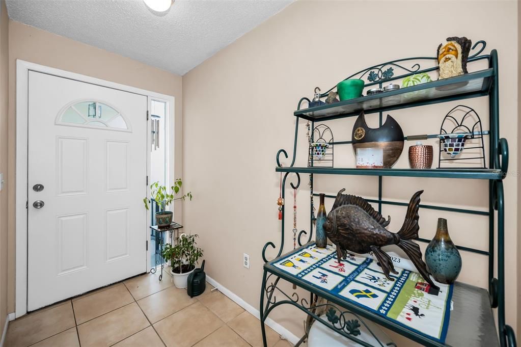 For Sale: $385,000 (3 beds, 2 baths, 1558 Square Feet)
