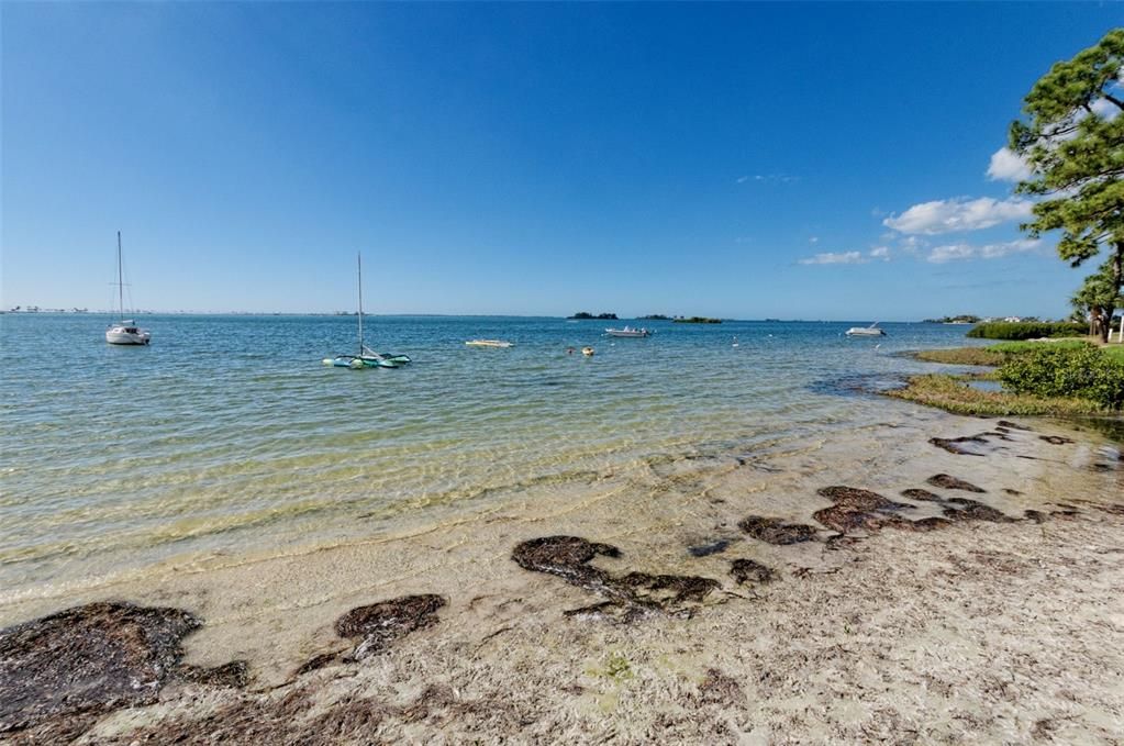 For Sale: $385,000 (3 beds, 2 baths, 1558 Square Feet)