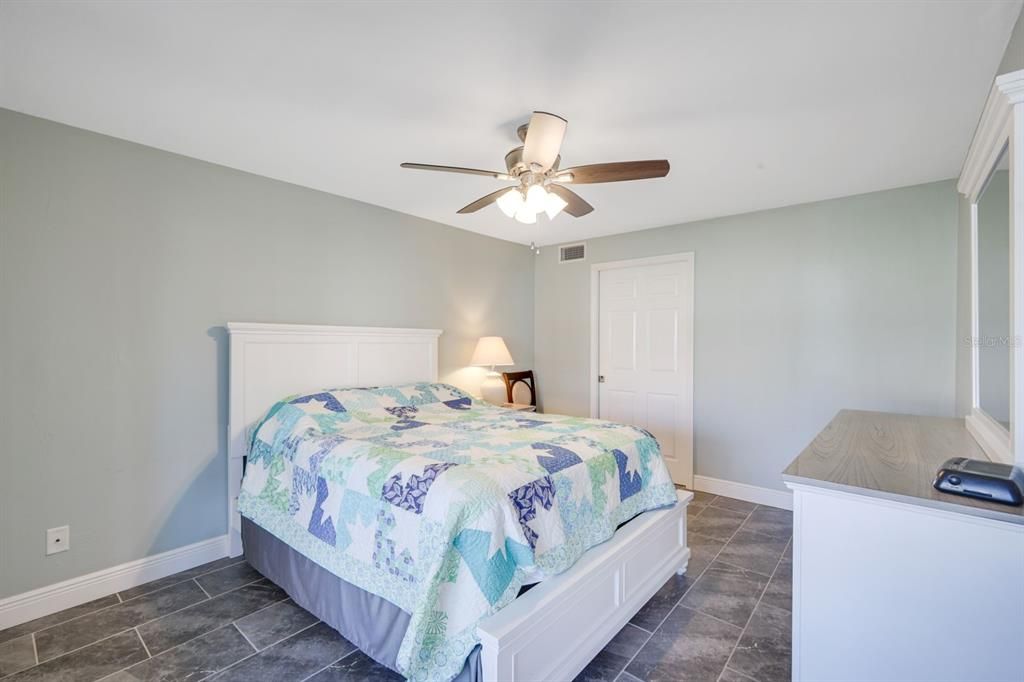 En Venta: $199,900 (2 camas, 2 baños, 1011 Pies cuadrados)