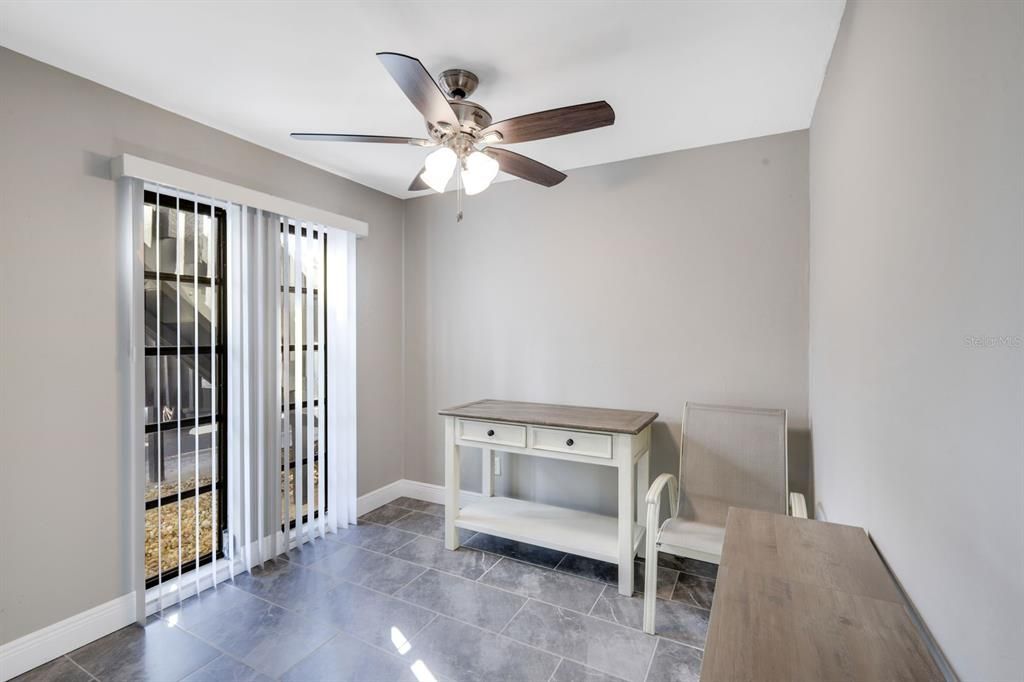 En Venta: $199,900 (2 camas, 2 baños, 1011 Pies cuadrados)