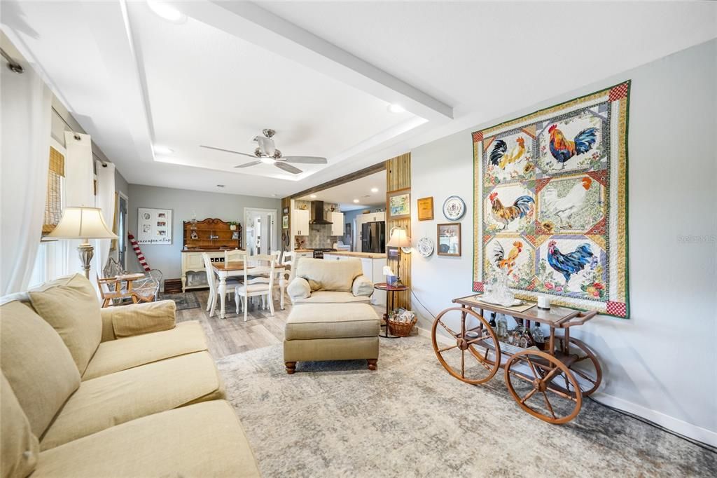 待售: $389,000 (2 贝兹, 2 浴室, 960 平方英尺)