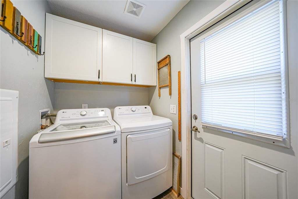 待售: $389,000 (2 贝兹, 2 浴室, 960 平方英尺)