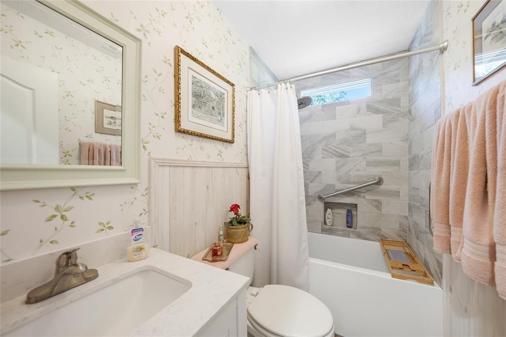 待售: $389,000 (2 贝兹, 2 浴室, 960 平方英尺)