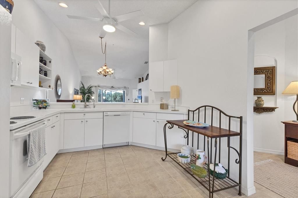 En Venta: $299,900 (2 camas, 2 baños, 1684 Pies cuadrados)