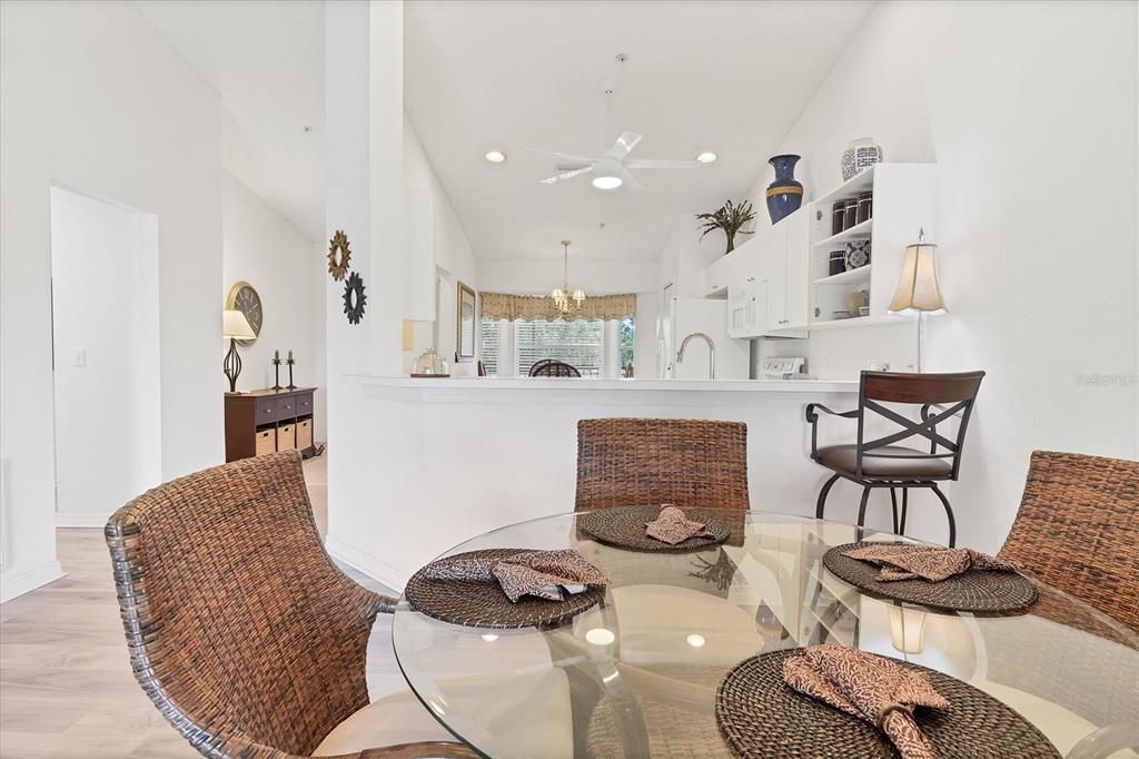 En Venta: $299,900 (2 camas, 2 baños, 1684 Pies cuadrados)