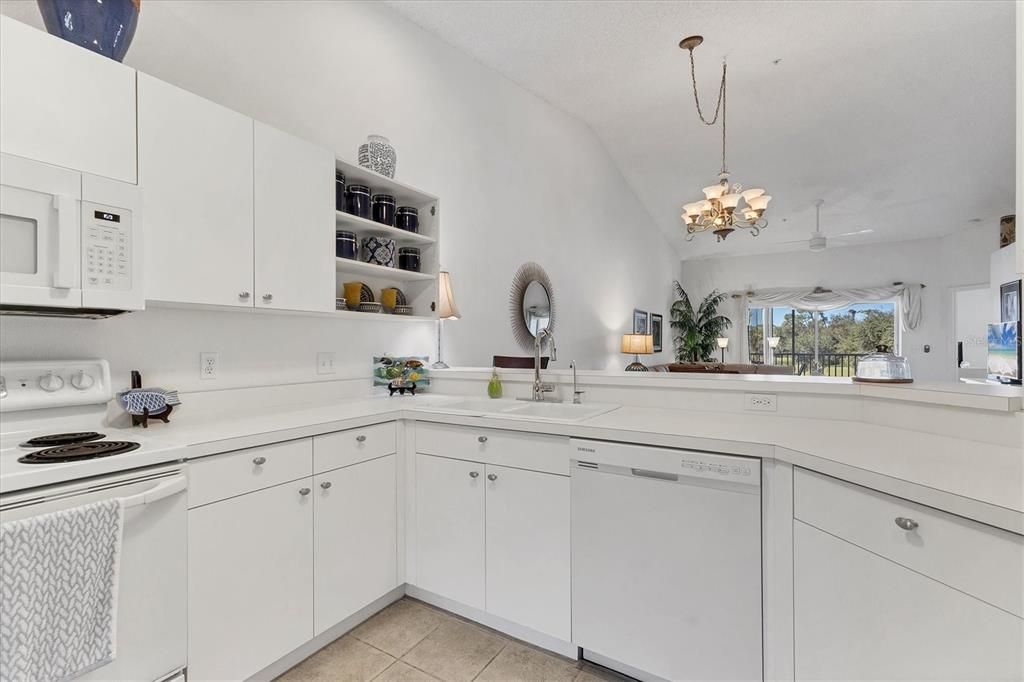 En Venta: $299,900 (2 camas, 2 baños, 1684 Pies cuadrados)