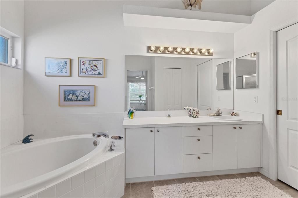 En Venta: $299,900 (2 camas, 2 baños, 1684 Pies cuadrados)