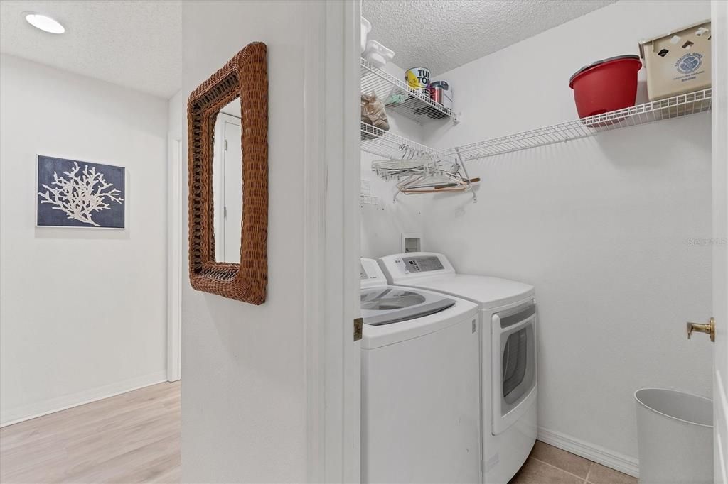 En Venta: $299,900 (2 camas, 2 baños, 1684 Pies cuadrados)