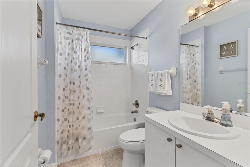 En Venta: $299,900 (2 camas, 2 baños, 1684 Pies cuadrados)