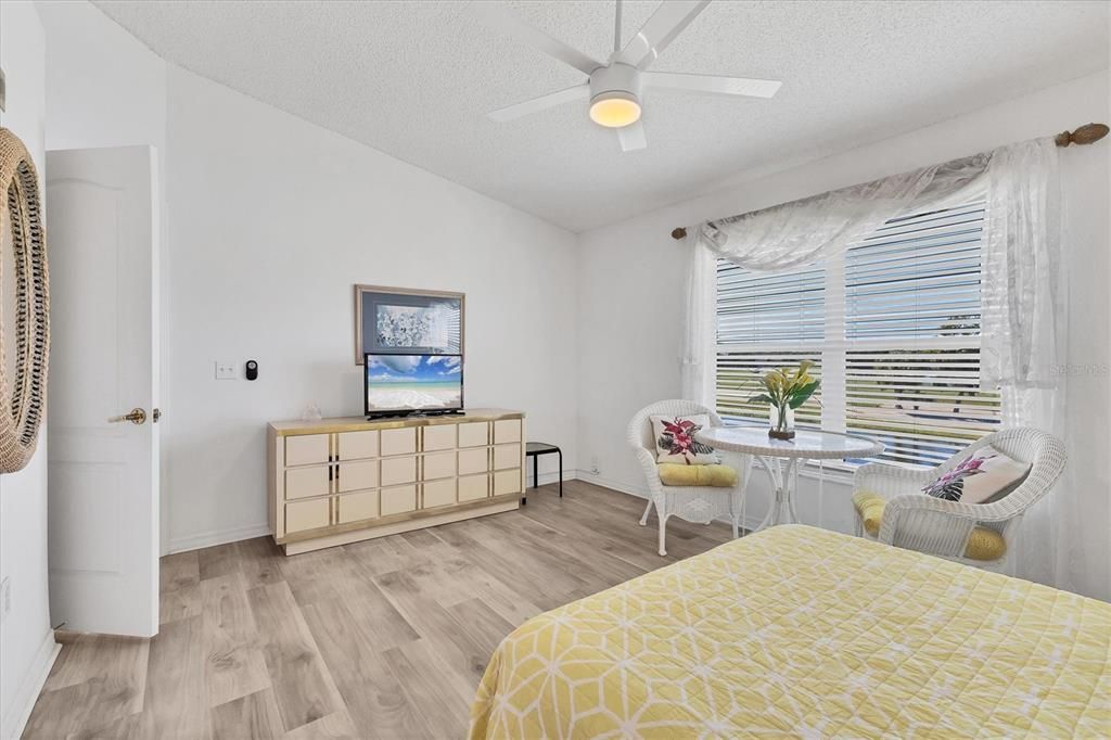 En Venta: $299,900 (2 camas, 2 baños, 1684 Pies cuadrados)