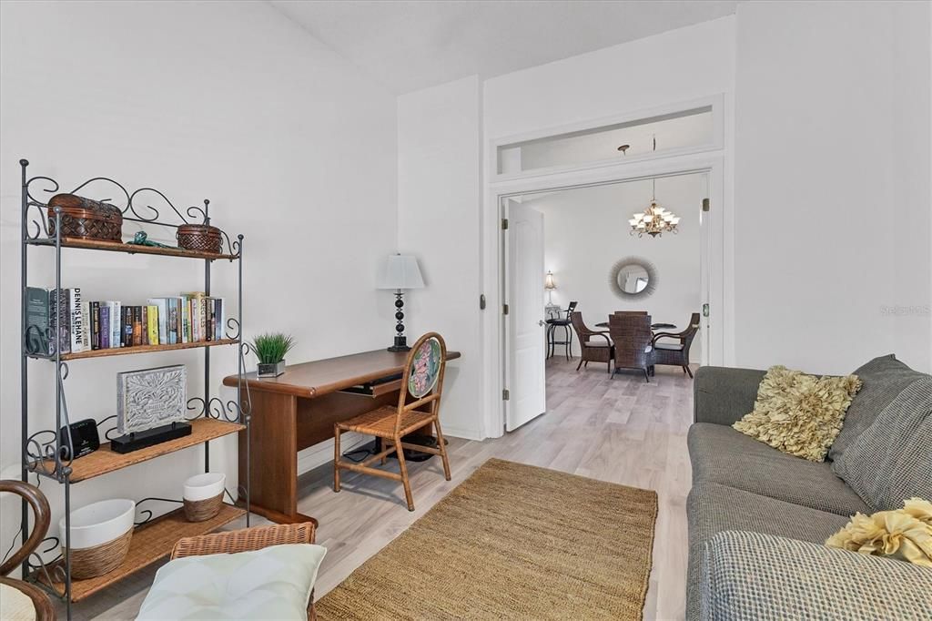 En Venta: $299,900 (2 camas, 2 baños, 1684 Pies cuadrados)