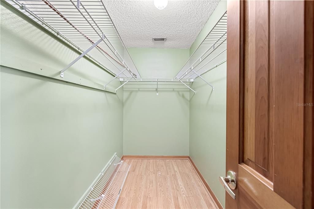 待售: $450,000 (4 贝兹, 2 浴室, 2695 平方英尺)