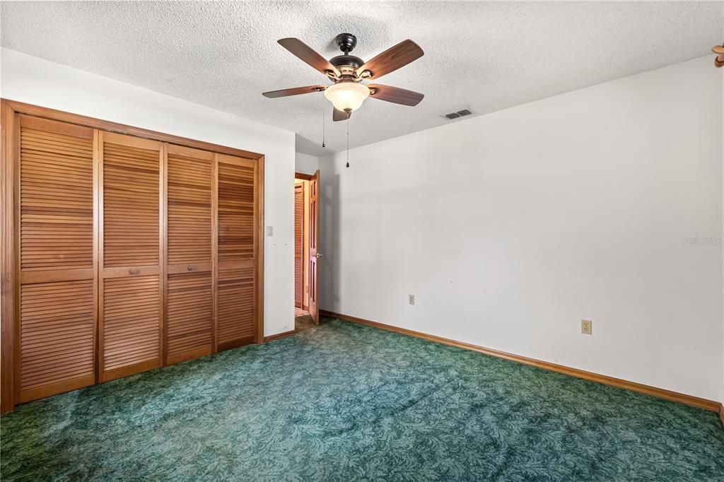 待售: $450,000 (4 贝兹, 2 浴室, 2695 平方英尺)