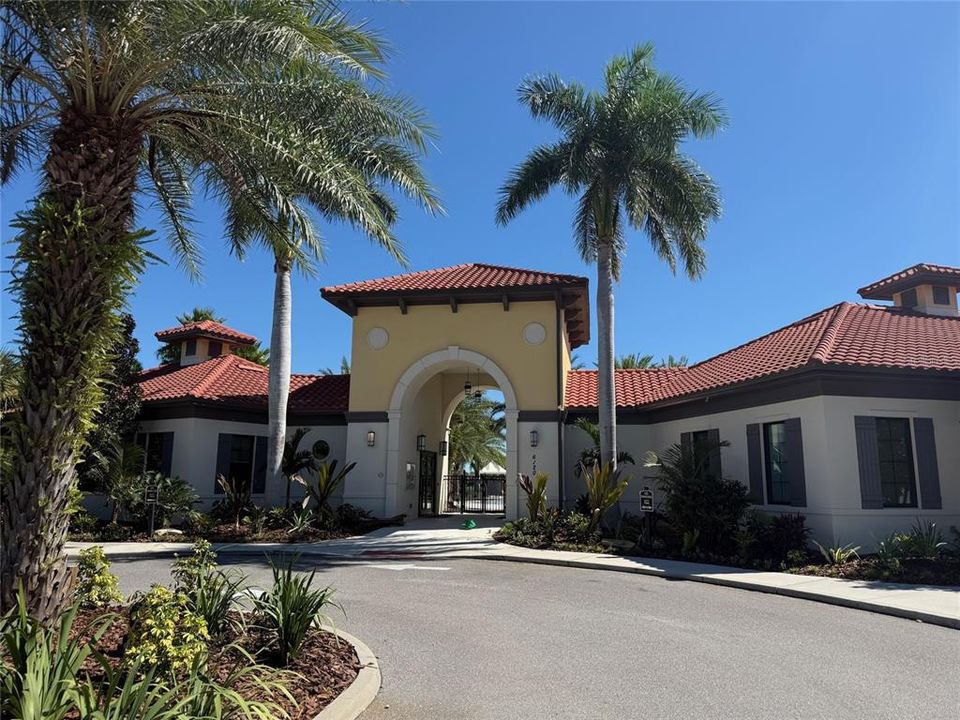 На продажу: $384,900 (4 спален, 2 ванн, 2633 Квадратных фут)