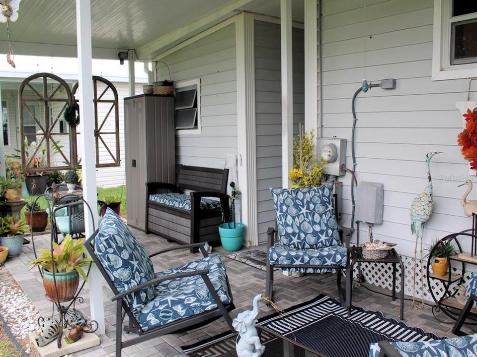 For Sale: $117,900 (2 beds, 2 baths, 1056 Square Feet)