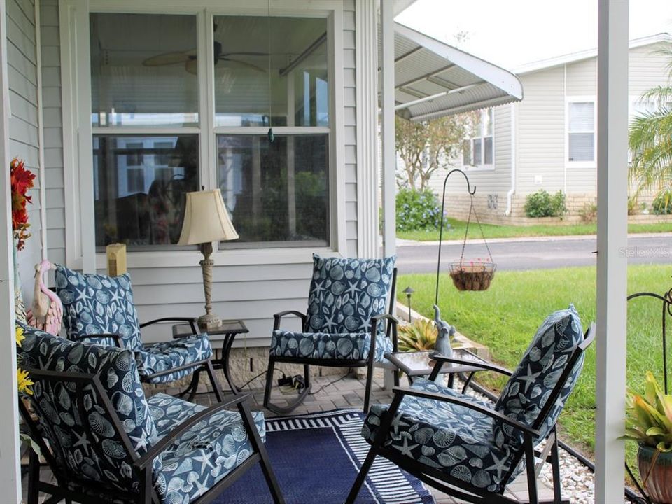 For Sale: $117,900 (2 beds, 2 baths, 1056 Square Feet)