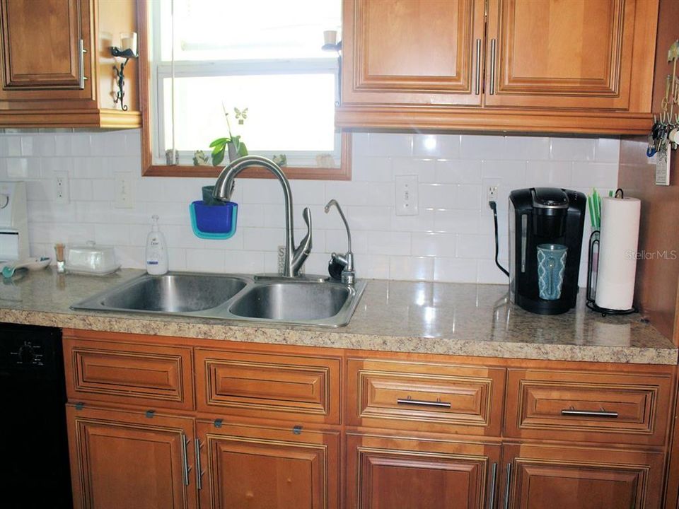 For Sale: $117,900 (2 beds, 2 baths, 1056 Square Feet)