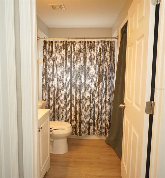 Под контрактом: $2,000 (4 спален, 2 ванн, 1835 Квадратных фут)