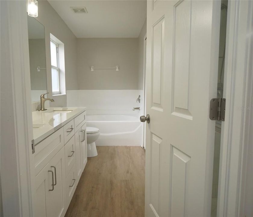 Под контрактом: $2,000 (4 спален, 2 ванн, 1835 Квадратных фут)