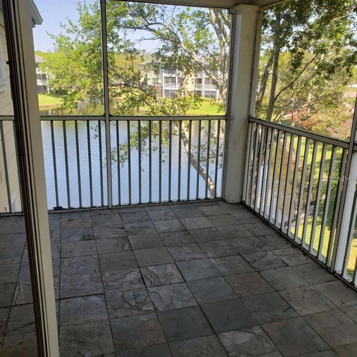 For Sale: $169,900 (2 beds, 2 baths, 990 Square Feet)