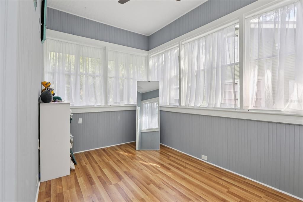 Activo con contrato: $749,000 (3 camas, 2 baños, 1708 Pies cuadrados)