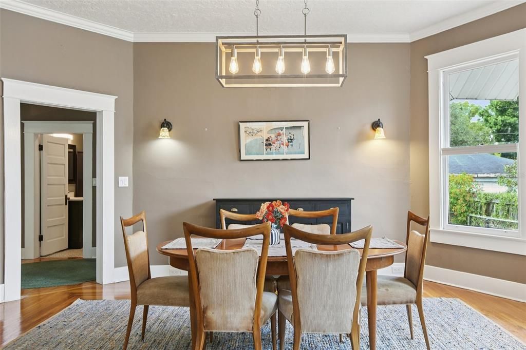 Activo con contrato: $749,000 (3 camas, 2 baños, 1708 Pies cuadrados)