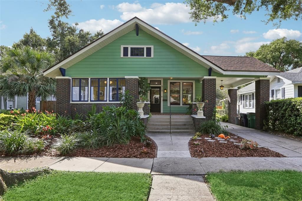 Activo con contrato: $749,000 (3 camas, 2 baños, 1708 Pies cuadrados)