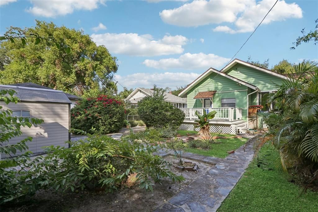 Activo con contrato: $749,000 (3 camas, 2 baños, 1708 Pies cuadrados)