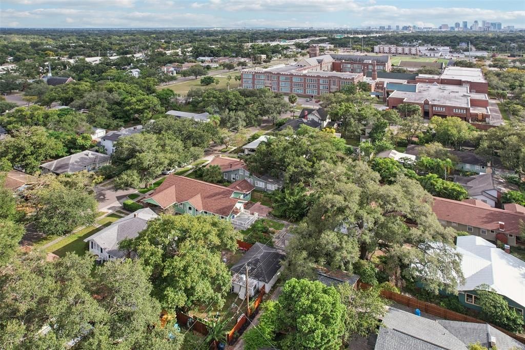 Activo con contrato: $749,000 (3 camas, 2 baños, 1708 Pies cuadrados)